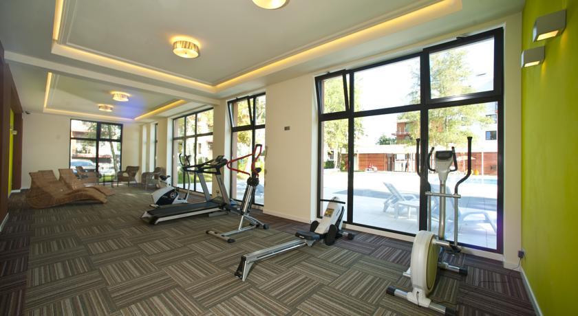 U-Stay Bond Apartament 코워브제크 외부 사진